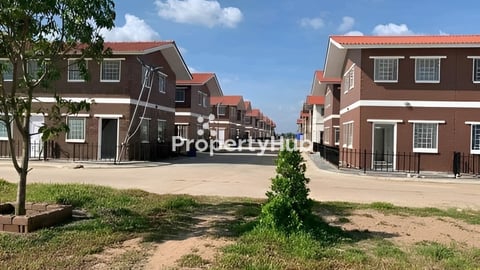 ផ្ទះ២ជាន់លក់បន្ទាន់ 25500$