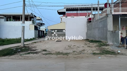 ដីលក់10មឺនចរចារជិតផ្សារឡាន រឺជួល 150$