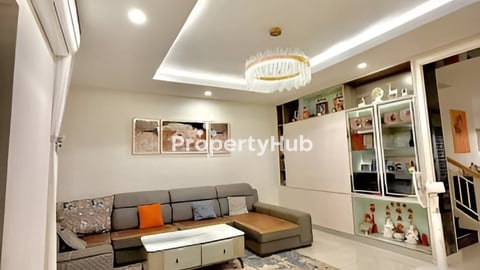 វីឡាភ្លោះA​លក់​បន្ទាន់ នៅក្នុង​បុរីប៉េងហួតបឹងស្នោរ