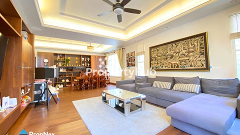 វីឡាឃ្វីន Queen Villa លក់បន្ទាន់ តម្លៃពិសេស ក្រោមទីផ្សារ ត្រឹមតែ $680,000 ប៉ុណ្ណោះ