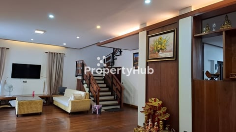 វីឡាភ្លោះពីរសម្រាប់លក់នៅក្នុងបុរី វិមានភ្នំពេញ598 គម្រោង​ទី1