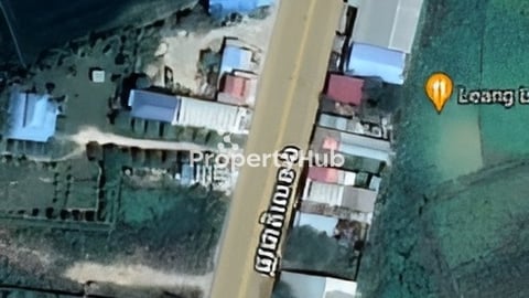 ផ្ទះលក់ ជាប់ផ្លូវ៦A ទំហំ 10m*21m