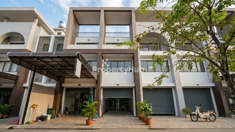 Spacious 5 Bedroom Shop house  Borey Phnom Penh Park NR6