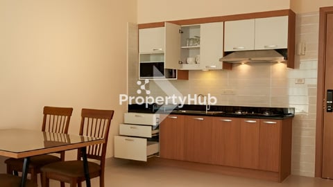 🏢 Spacious 2 Bedroom Serviced Apartment with Rooftop Pool in Khan Daun Penh