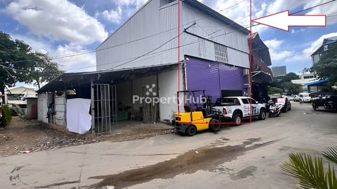 ឃ្លាំងលក់បន្ទាន់នៅជិត ពេទ្យ កាលម៉ែត្រ