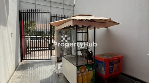 ផ្ទះលេីផ្លូវធំមន្នីវង្ស