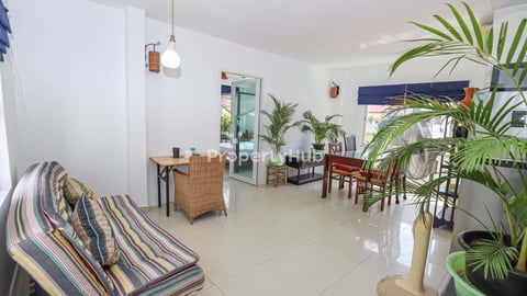 Bright 1 Bedroom Apartment for Rent in BKK1