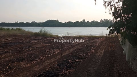 Riverside land for sale 10.5mx160m 19500