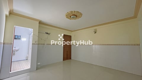 🏘 ផ្ទះល្វែង នៅជិតផ្សារចំរើនផល ត្រូវការលក់បន្ទាន់ខ្លាំង (កូដ: A05-061443)