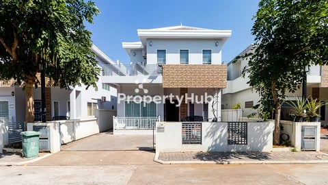 Villa 4 Bedrooms For Rent in Sra Ngae Commune Siem Reap 