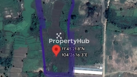 ដីនៅឃុំប្រាំបីមុំ​ ស្រុកថ្ពង​ ខេត្តកំពង់ស្ពឺ