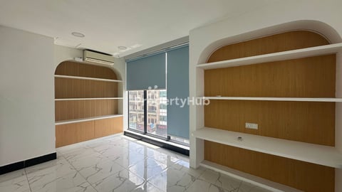 Office Space 100 sqm for Rent with Partition Rooms in Toul Kork 