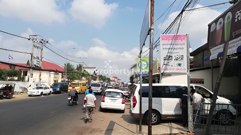 ដី​-ឃ្លាំង លក់ធូរថ្លៃជាប់ផ្លូវជាតិ5