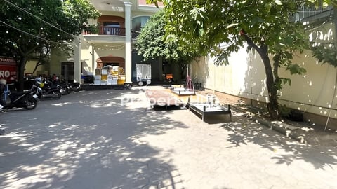 វីឡា សម្រាប់ជួល ទីតាំងស្ថិតតំបន់ ខណ្ឌមានជ័យ独栋别墅出租  桑园区 (朱德奔 900m)