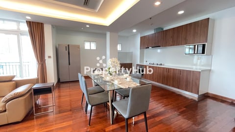 Spacious 3 Bedroom and a Storage room Apartment for Rent in BKK1