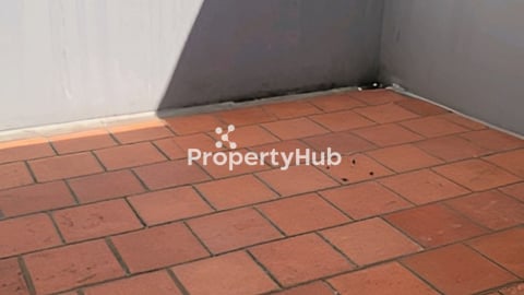 ផ្ទះល្វែងផ្សារសុវណ្ណា  លក់បន្ទាន់