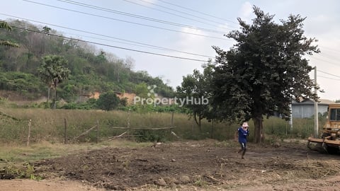 ដីលក់ជាប់ផ្លូវជាតិ57 ក្បាល64x100លើស