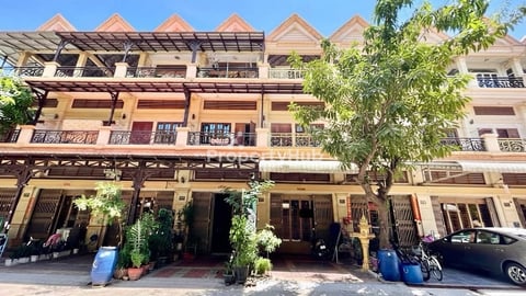 💥ផ្ទះល្វែង លក់បន្ទាន់ខ្លាំង! បុរីពិភពថ្មីឫស្សីកែវ (គីឡូម៉ែត្រលេខ៦) (Code: F-000