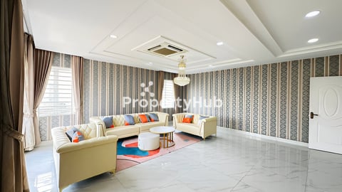 🏠Villa Queen for Rent in Borey Hitich luxury