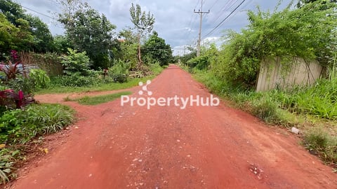 Agent land for sale down market price off 50%