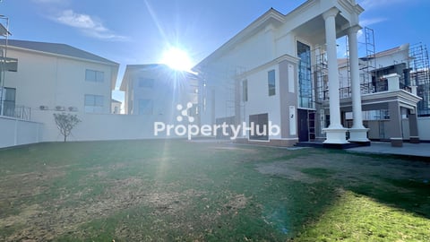 វីឡាព្រីនប្រភេទម៉ូតថ្មីមុខសួនច្បារធំ សម្រាប់លក់នៅក្នុងគម្រោងអេកូ ប៉ូលី1