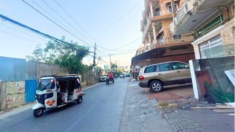 ដីលក់នៅជិតផ្លូវ371