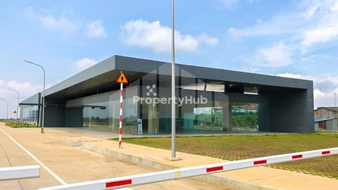 Show room Available for Rent on National Road 2