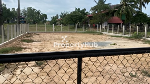 សួស្តីបងប្អូនខ្ញុំមានដីលក់នៅខេត្តកែបម្តុំសេះសក្នុងភូមិអូក្រសារដីស្អាតខាងក្រេាយមា