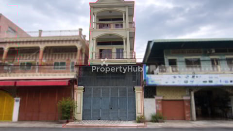 Spacious 3 Storey Flat House for Sale in Tuek Lak 3