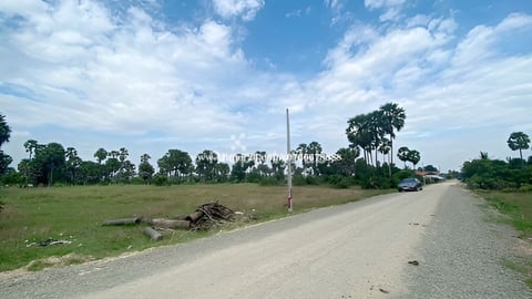 ដី​លក់ជិតភ្នំបាសិត