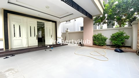 វីឡាឃីងសម្រាប់លក់ នៅបុរីប៉េងហួតបឹងស្នោរ​