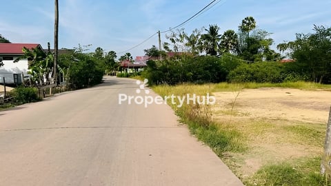 ដីក្នុងក្រុងជាប់ផ្លូវបេតុងទទឹង៦M