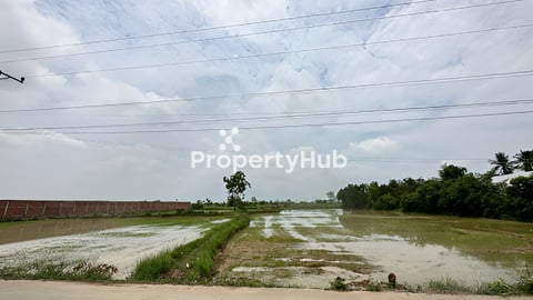 »ដីក្បែរក្រវ៉ាត់ក្រុង៣ នឹងរង្វង់មូលគួរស្រូវ លក់បន្ទាន់តម្លៃល្អ‼️«