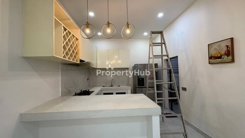 House for rent near two lions