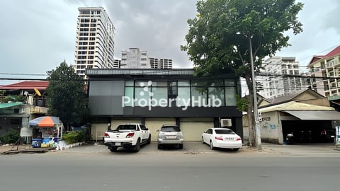 ដីនឹងផ្ទះលក់បន្ទាន់ ស្ថិតនៅ បឹងត្របែក