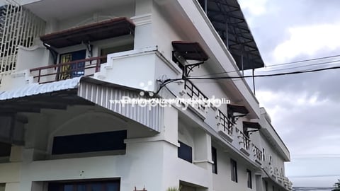 ផ្ទះលក់បន្ទាន់(ជូន4%សំរាប់បងៗអ្នកនាំភ្ញៀវមក)