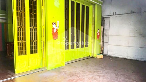 2Shophouses for Rent-Sale on Mong Rithy Road