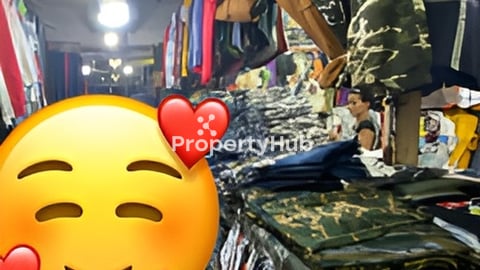 តូបកាច់ជ្រុងពីរជាប់គ្នាផ្សារអូរឫស្សីជាន់ឡៅតឿបោះដុំ