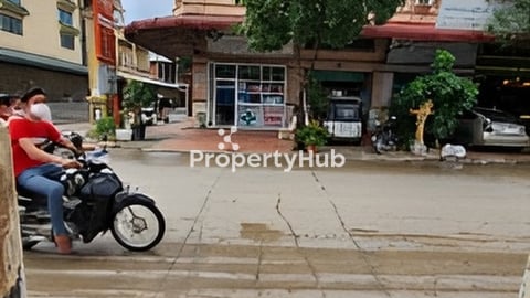 ផ្ទះលក់នៅលើផ្លូវ371