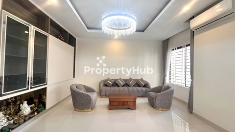 វីឡាភ្លោះ2ជាប់គ្នាសម្រាប់ជួល នៅក្នុងបុរីវ៉េងហួត បឹងស្នោរ