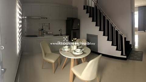 ផ្ទះលក់ ផ្លូវព្រៃស (ផ្ទះកែងបែរទៅកើត) ដំបូលប្លង់សេរ ទំហំសរុប 200 ម៉ែត្រការ៉េ