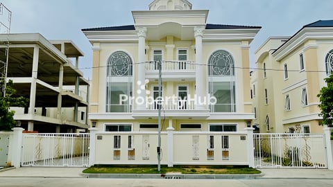 វិឡាភ្លោះ២ផ្ទះជាប់គ្នា