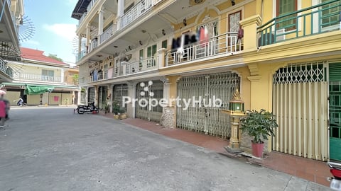 🏘 ផ្ទះល្វែង (ខាង) នៅជិតផ្សារពោធិញាណថ្មី ត្រូវការលក់បន្ទាន់ខ្លាំង ​(កូដ៖ A05-062