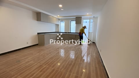 ផ្ទះលក់ ជិតគួស្រូវ បាគូ