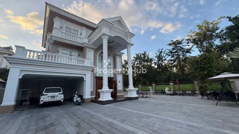 ផ្ទះវីឡាសំរាប់ជួលទីតាំ បូរីប៉េងហ៊ួត បឹងស្នោរ នៅគំរោង Roseville $ 8,000