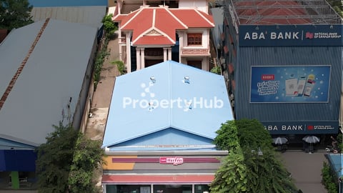 ដីនិងវីឡាសម្រាប់លក់ ស្ថិតនៅតាមផ្លូវជាតិលេខ ២១ ក្រុងតាខ្មៅ