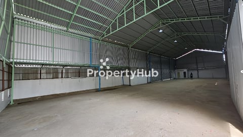 ឃ្លាំងសម្រាប់ជួលក្រុងតាខ្មៅ នៅជិតផ្សារតាខ្មៅថ្មី