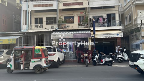 Shop house or flat house