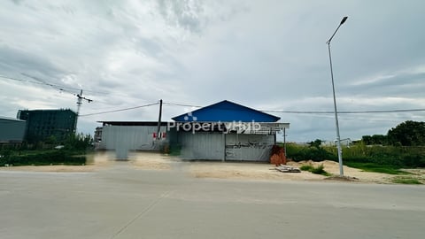 ដីសំរាប់លក់ស្ថិតលើផ្លូវ 1800 ហួសឈៀកឡាន200ម៉ែត្រ