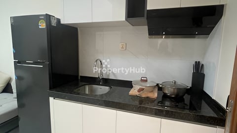 ខុនដូជួល សម្ភារះពេញគ្រប់មុខ កណ្ដាលក្រុងនិងធំទុលាយ